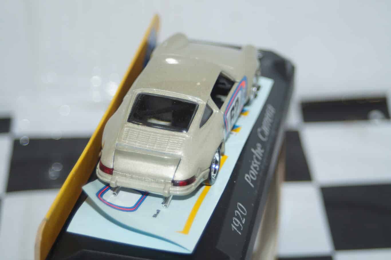 Solido porsche carrera (includes decals) 1:43rd ref 1920