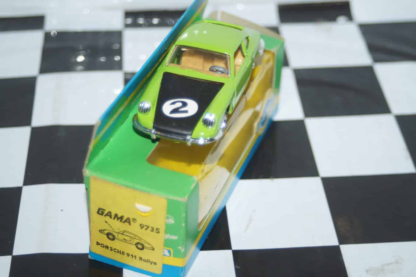 Gama porsche 911 rallye green in 1:43 scale 9735
