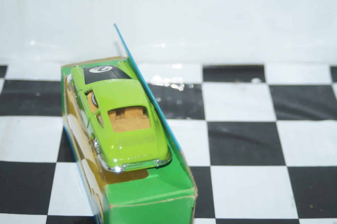 Gama porsche 911 rallye green in 1:43 scale 9735