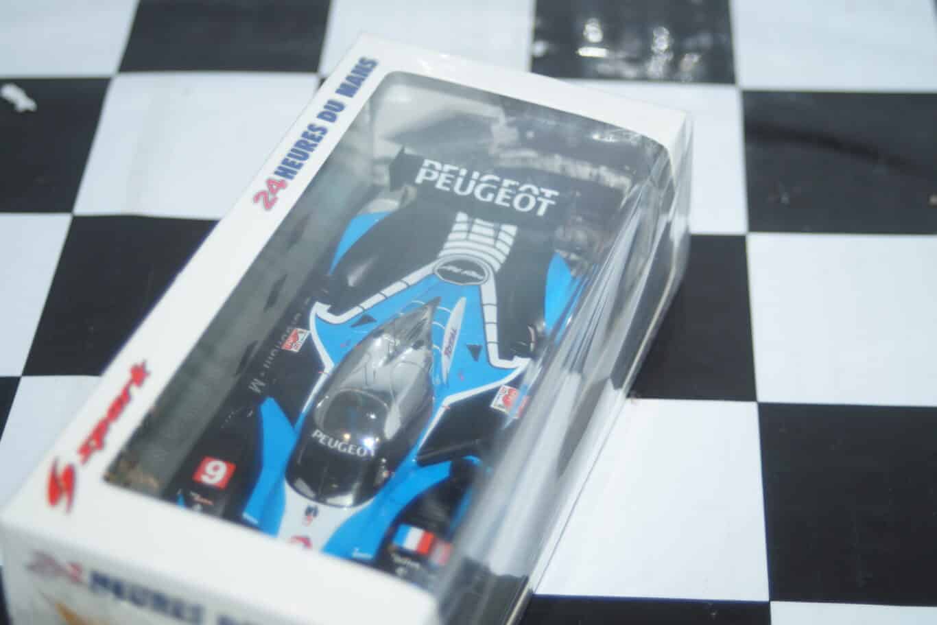 Spark peugeot 908 hdi winner 24h le mans 2009 (signed) 1:43 ref 43lm09