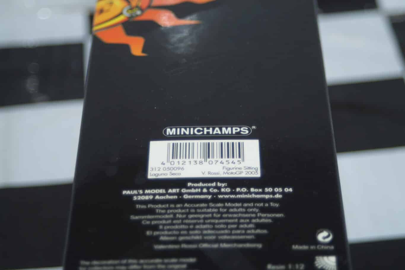Minichamps figurine yamaha v.rossi 2005  1:12th 312 050096