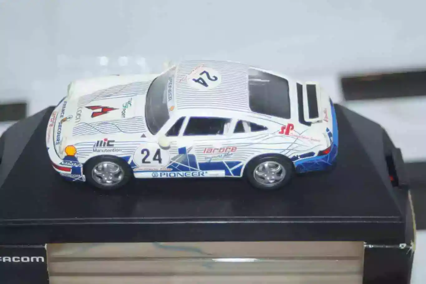 Vitesse porsche carrera cup larbre #24 1:43 diecast ref 734.6