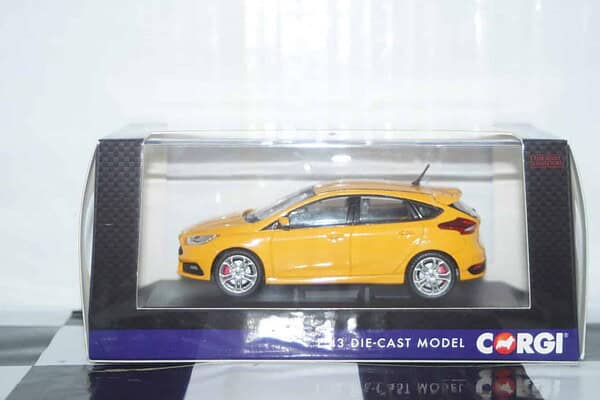 Vanguards ford focus mk3 st in tangerine 1/43 ref  va15302