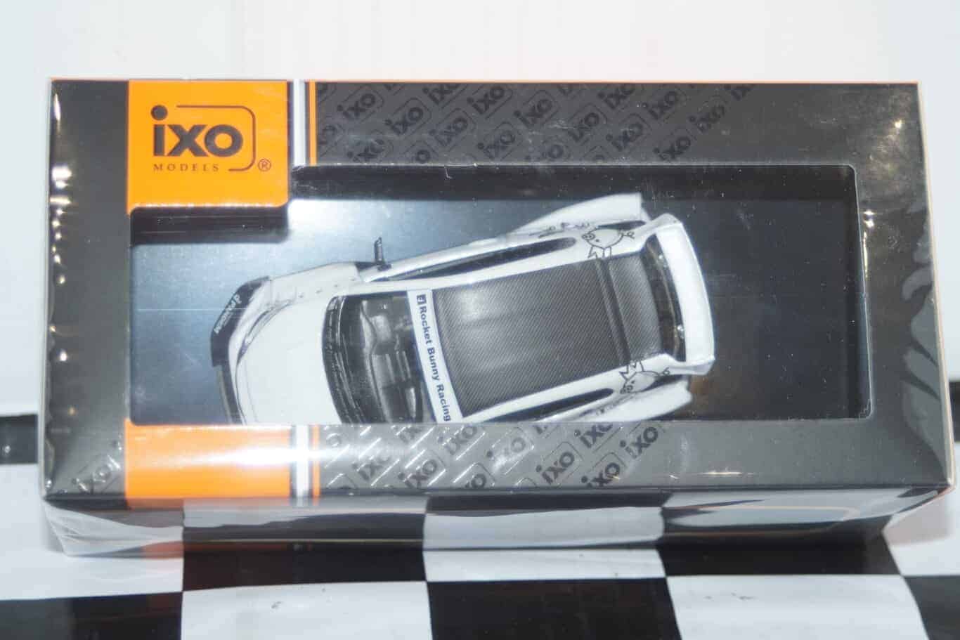 Ixo pandem gr yaris white moc327.22