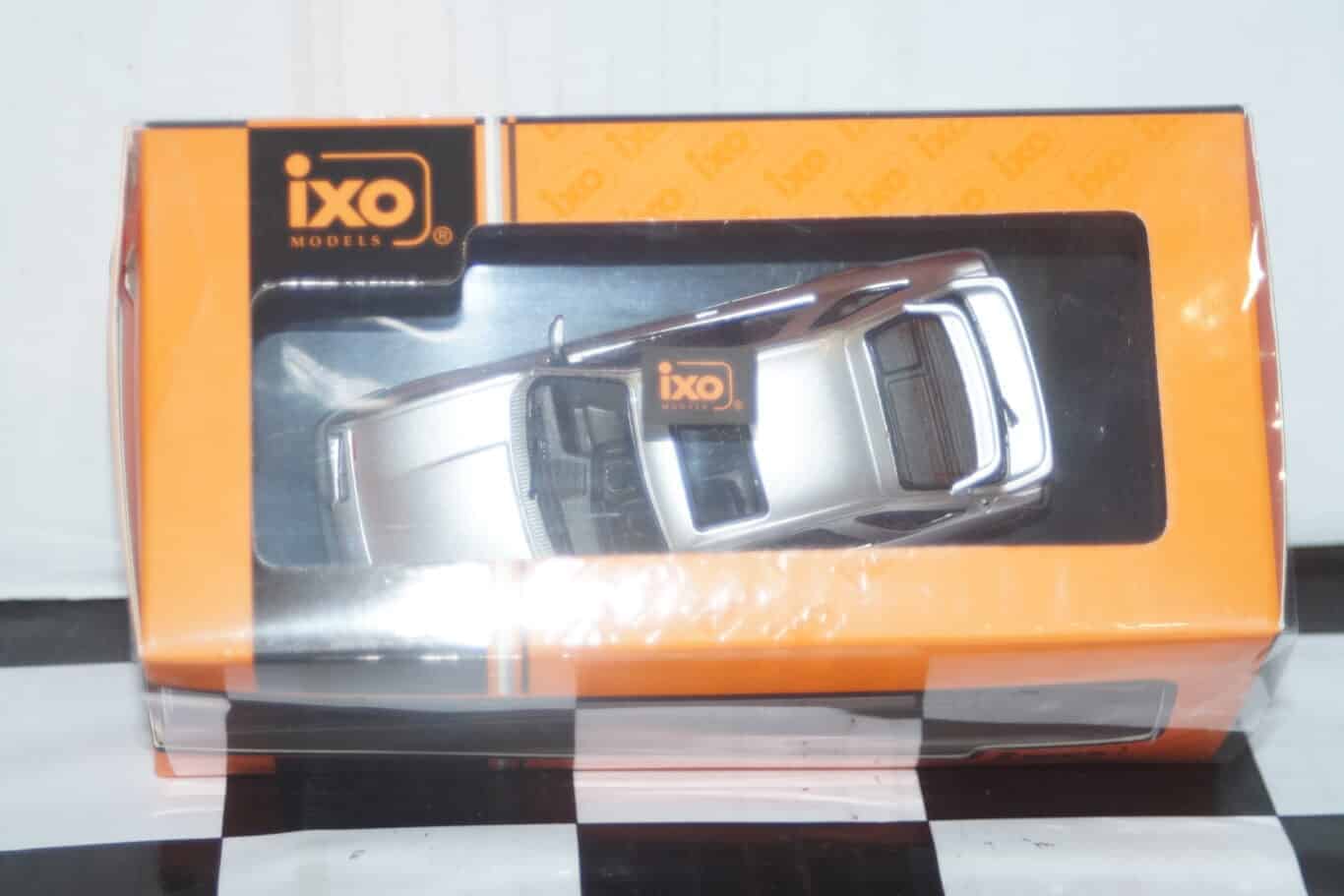 Ixo ford sierra xr4i silver diecast 1:43 clc483n.22