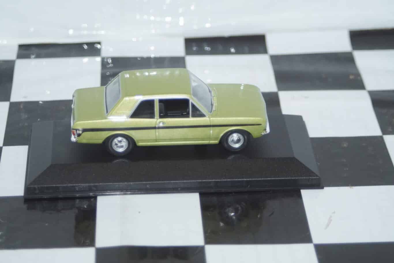 Ixo ford escort mk3 rs turbo 1984 diecast 1:43 clc420n