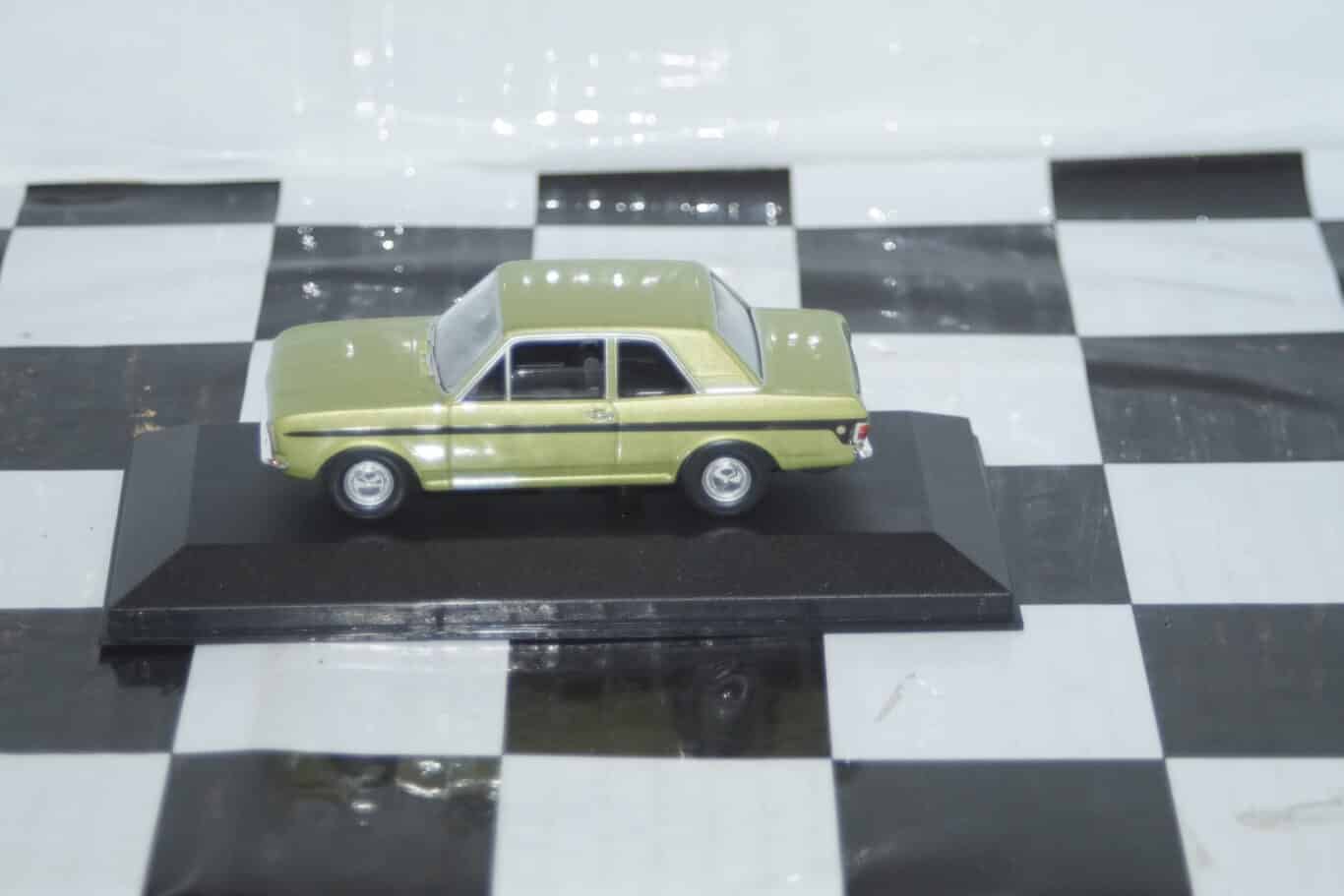 Ixo ford escort mk3 rs turbo 1984 diecast 1:43 clc420n