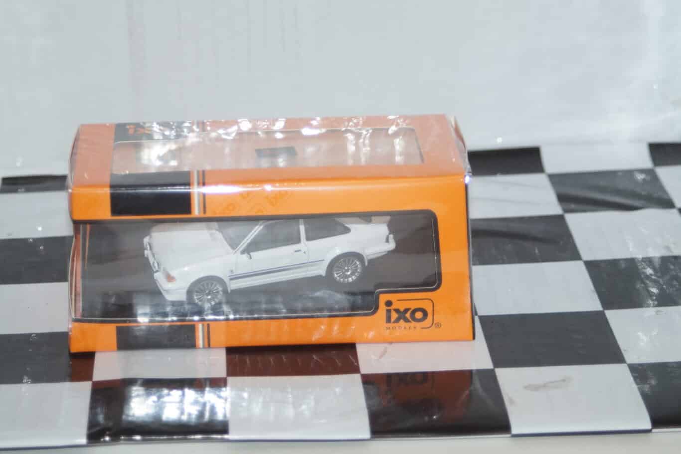 Ixo ford escort mk3 rs turbo 1984 diecast 1:43 clc420n