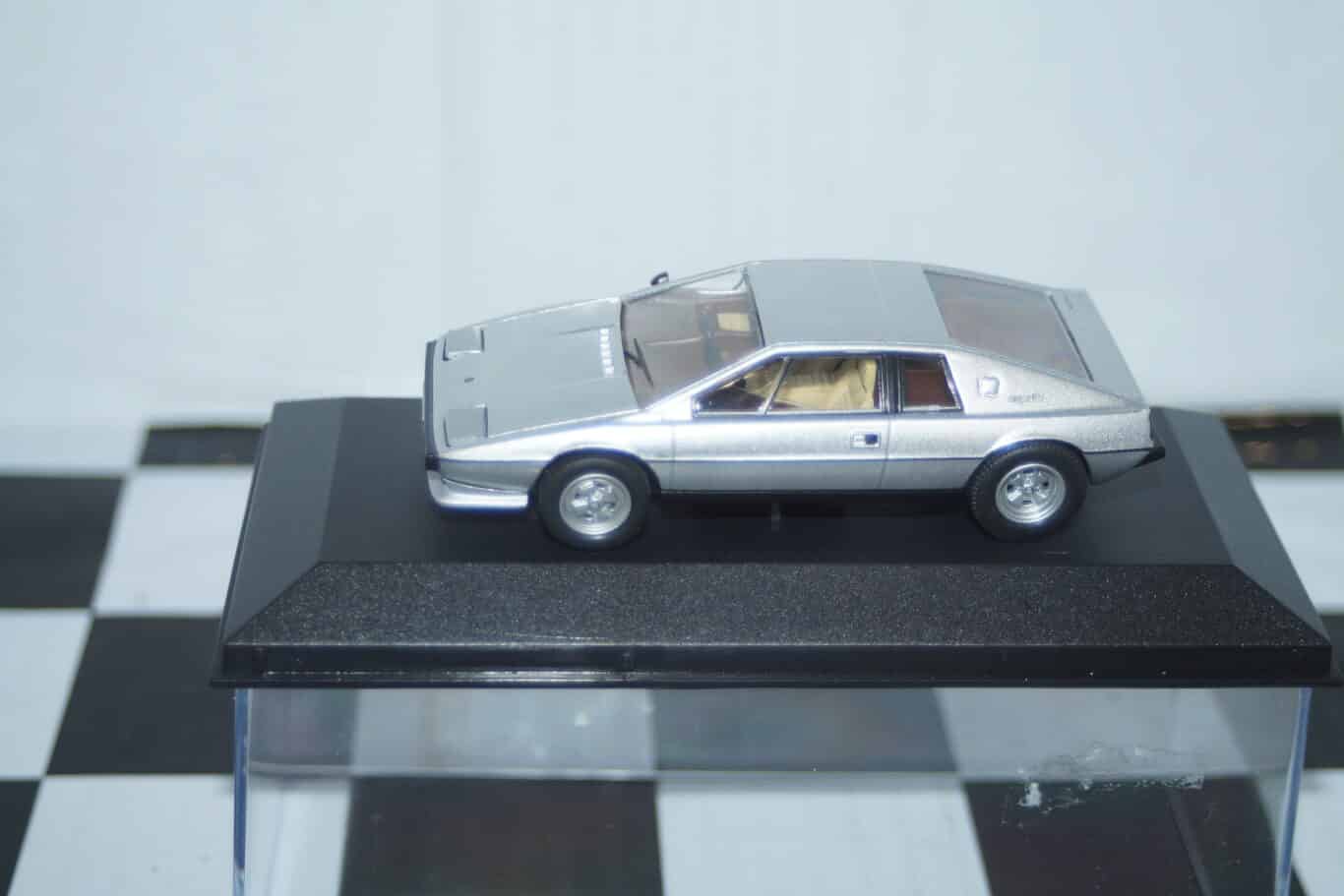 Vanguards morris 1800 mk2 1970 world cup rally ref va08913 1:43