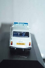 Corgi vanguards mini 1275gt white "the 4,000,000th mini" va13505 1:43 scale
