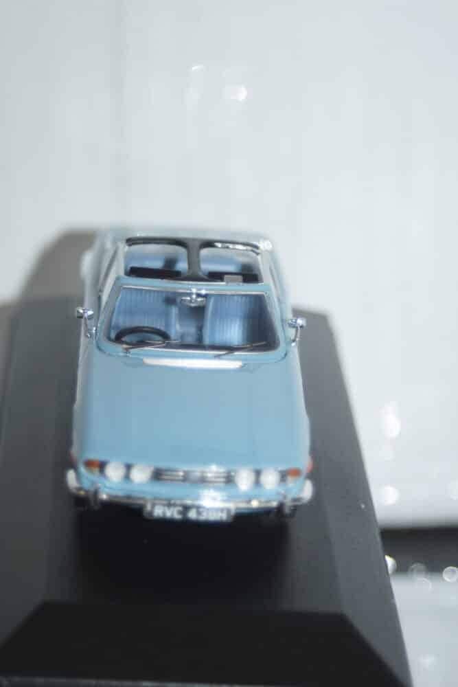 Vanguards  triumph stag mk 1 blue ref  va10117 1:43