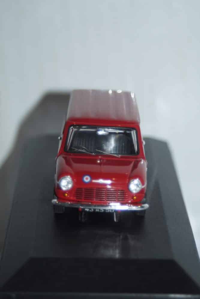 Corgi vanguards morris minor traveller blue ref va01011