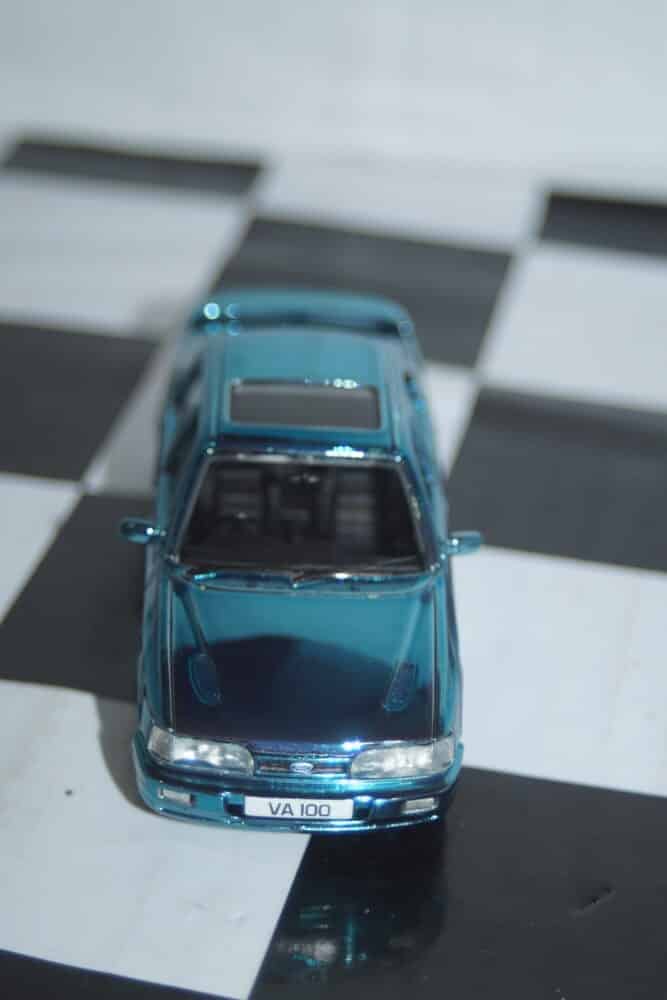 Corgi vanguards sierra sapphire cosworth 4 x 4 mica-chrome va10003 1:43 scale