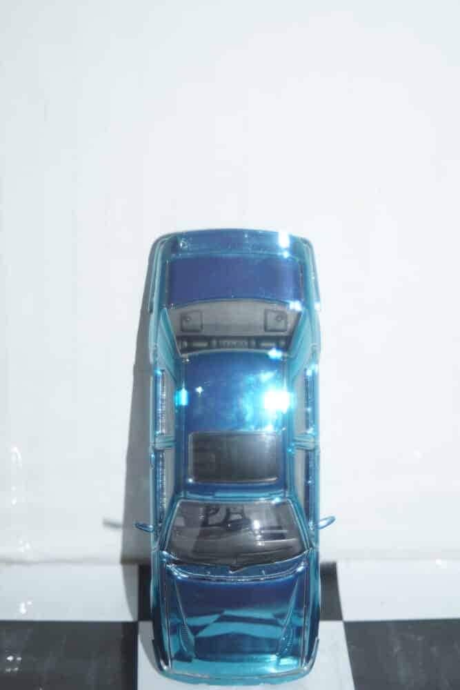 Corgi vanguards sierra sapphire cosworth 4 x 4 mica-chrome va10003 1:43 scale