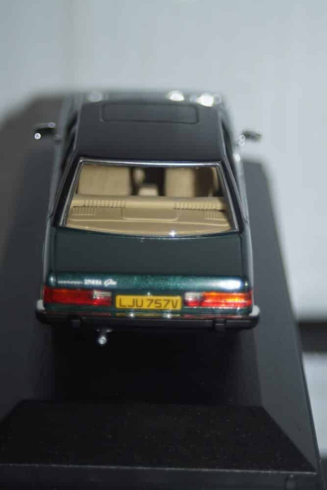 Vanguards ford granada mk2 2.8i ghia apollo green ref va12415