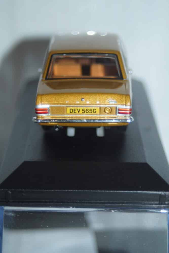 Vanguards ford cortina mk3 2000e black ref va10317
