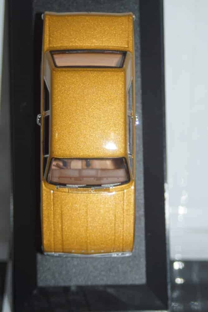 Vanguards ford cortina mk3 2000e black ref va10317