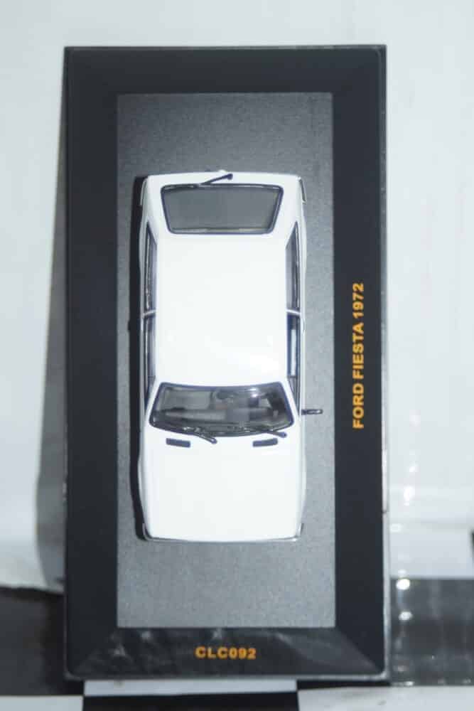 Ixo ford fiesta white 1972 clc092 1:43