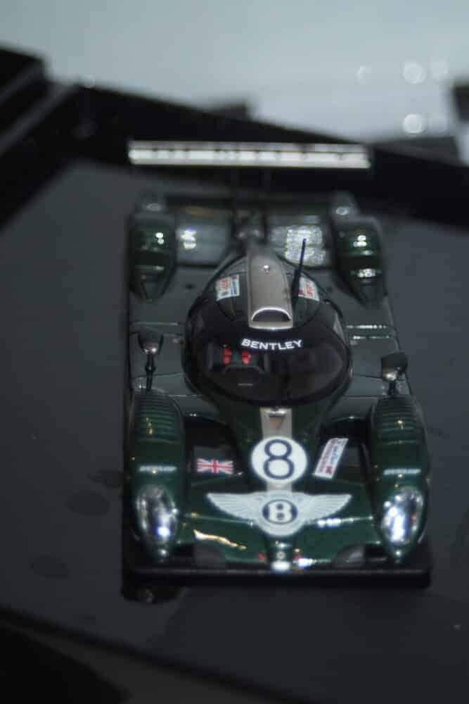 Minichamps bentley exp speed 8 lm 2002 24hr diecast 436 021308