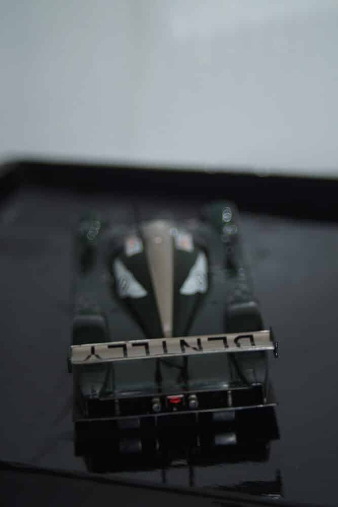 Minichamps bentley exp speed 8 lm 2002 24hr diecast 436 021308