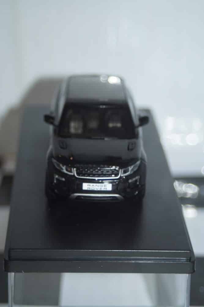 Ixo range rover evoke in black (land rover dealer box) 1:43