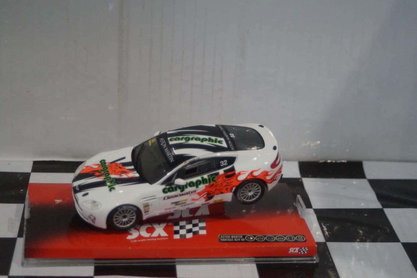 Scx aston martin vantage n24 v8 1:32 ref 64020