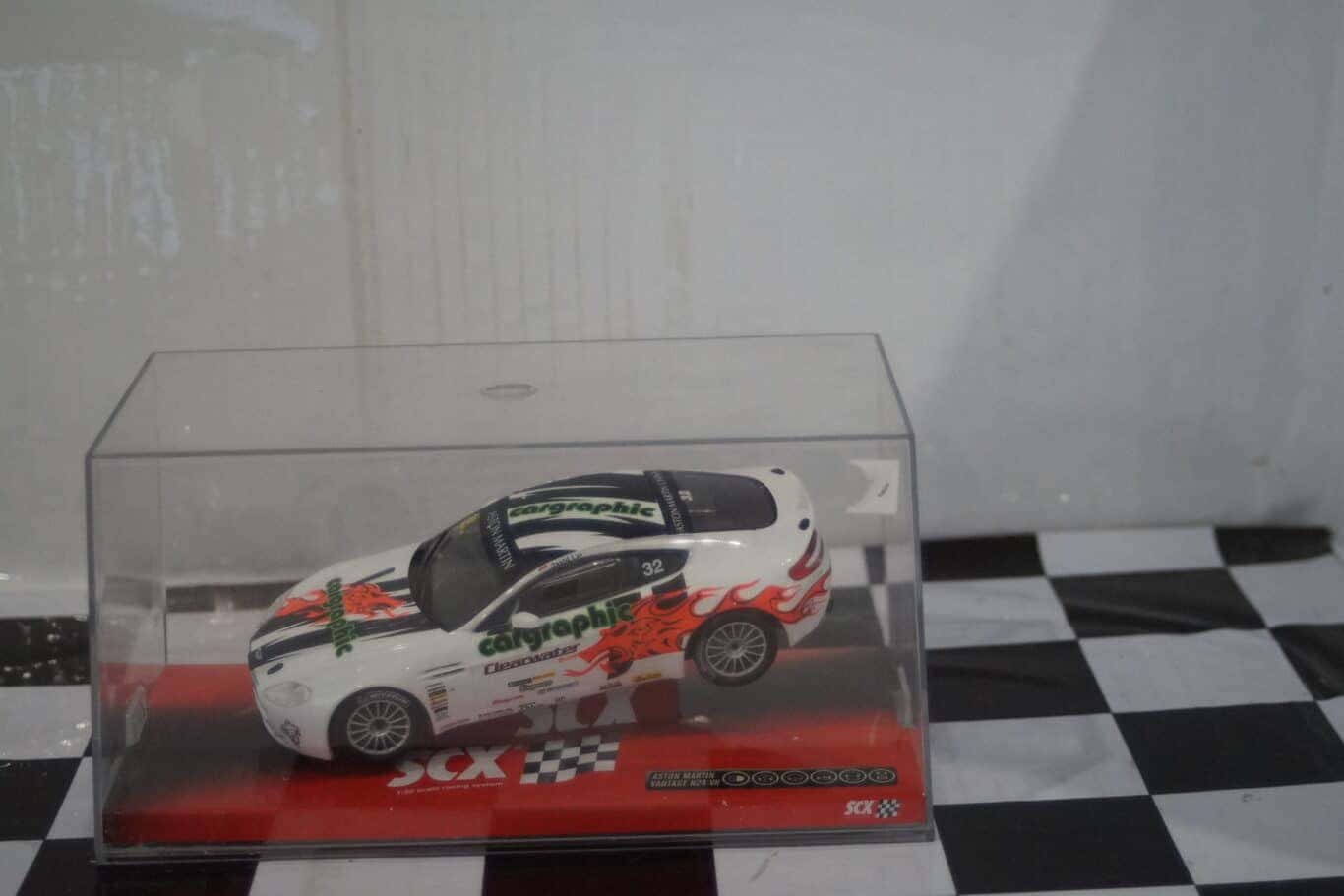 Scx aston martin vantage n24 v8 1:32 ref 64020