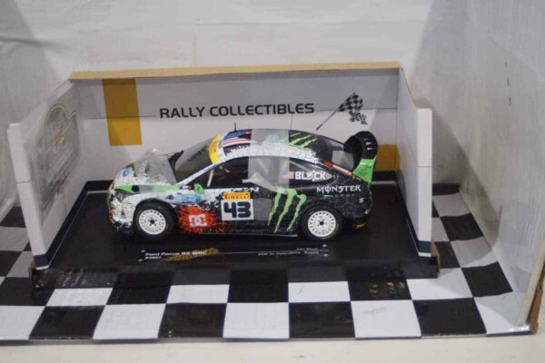 Sunstar ford focus rs wrc 2010 rallyday show at castle combe circuit ken block ref 3956 1:18 scale