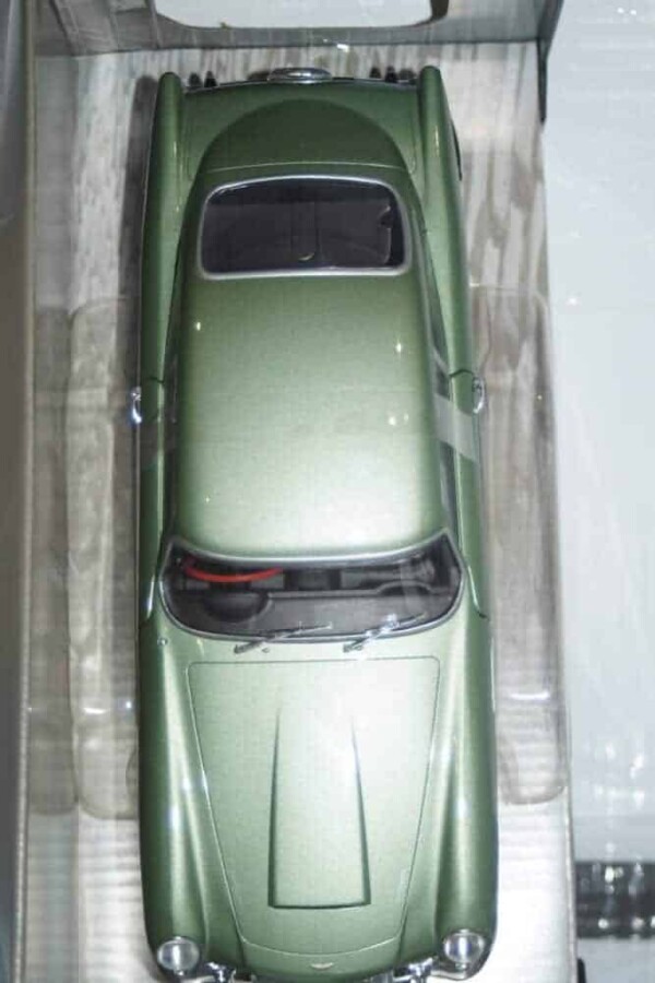 Solido aston martin db5 porcelain green 1964 1:18 diecast s1807102
