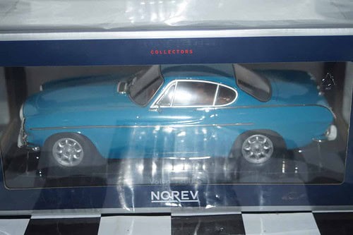 Norev volvo 1800 s 1969 medium blue 1:18 scale 188702