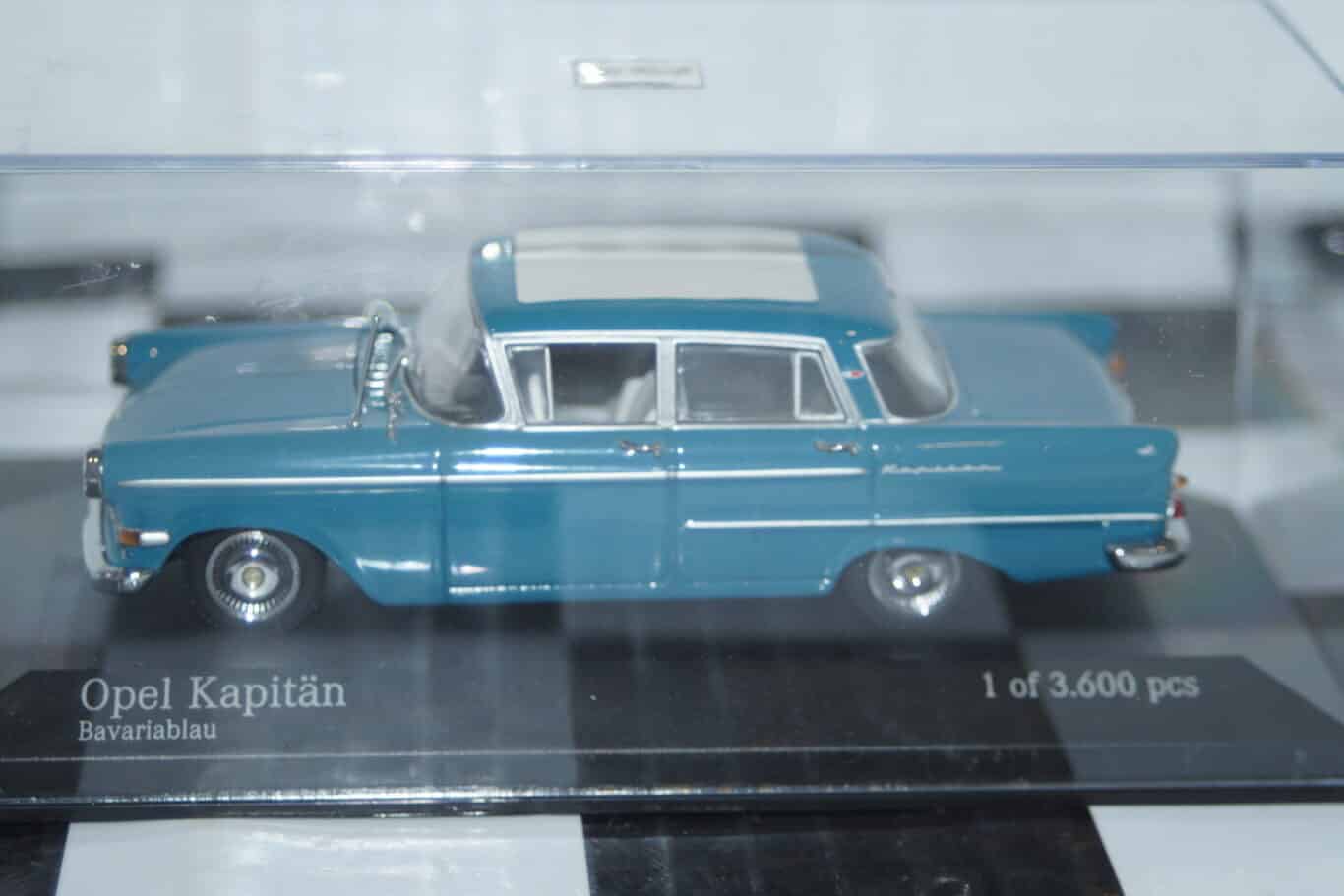 Minichamps opel kapitaen 1959 torquoise 1:43 scale 430 040001