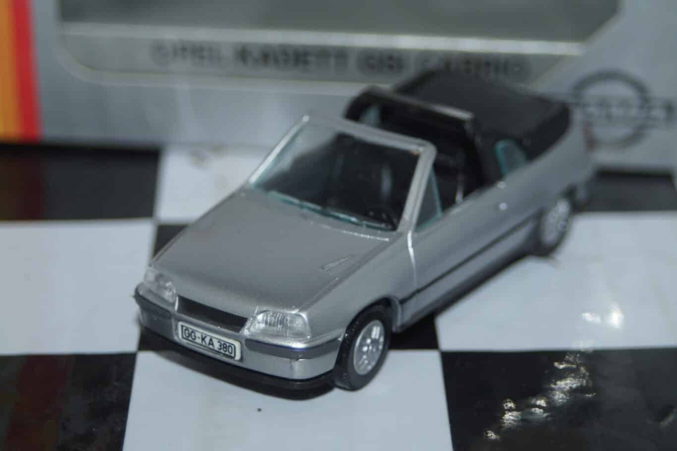 Gama opel kadett vauxhall astra mk2 gsi cabrio silver 1135 1:43
