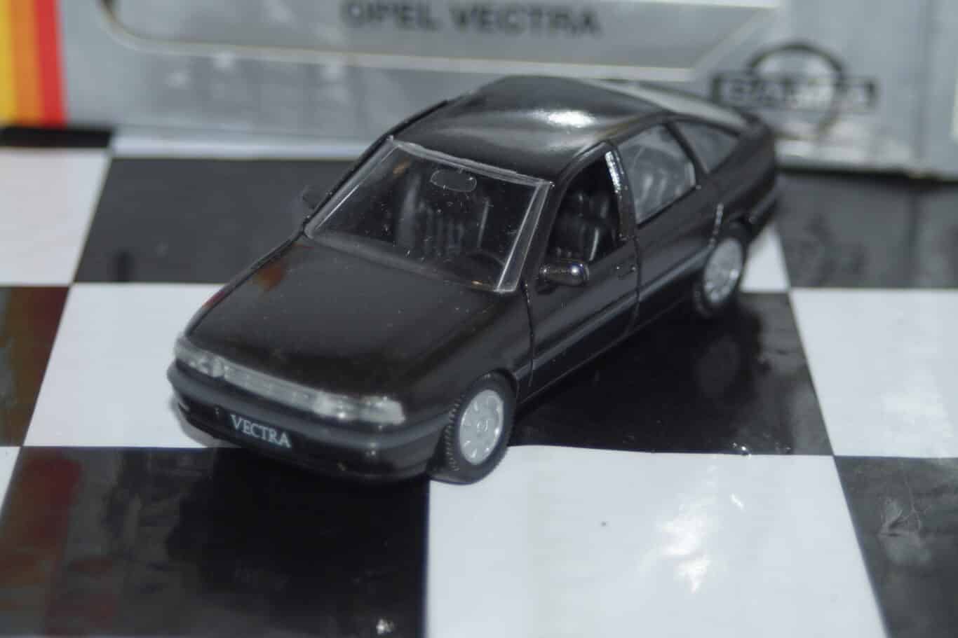 Gama opel ascona vauxhall cavalier saloon mk2 1140 1:43