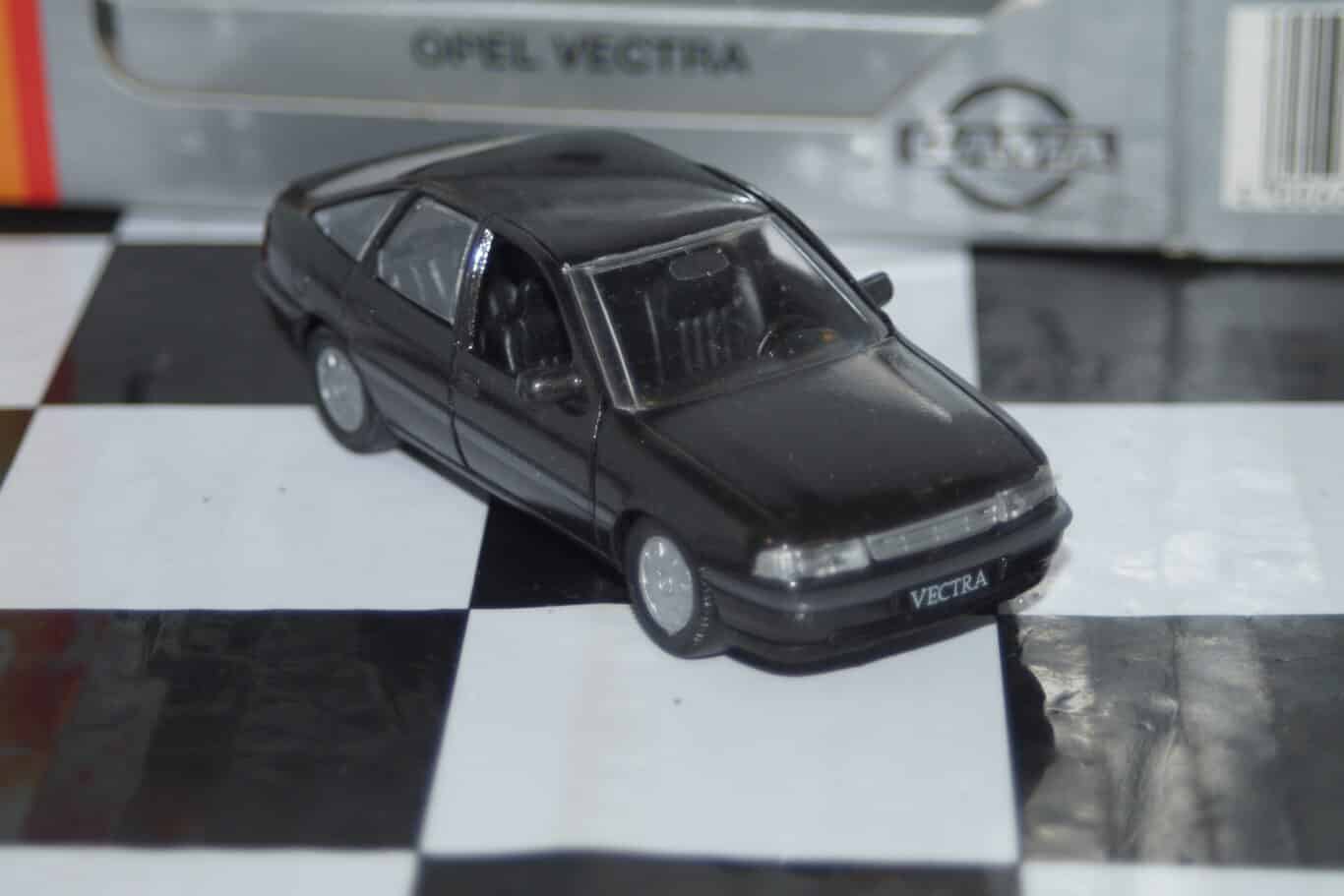 Gama opel ascona vauxhall cavalier saloon mk2 1140 1:43