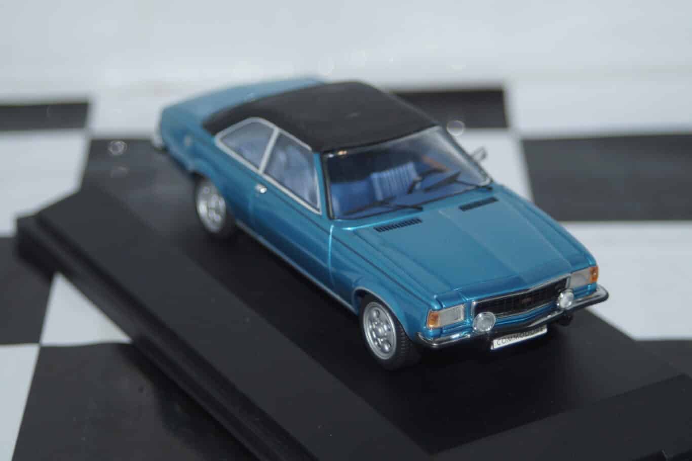 Opel commodore b  gs/e schuco blue  1:43 02775