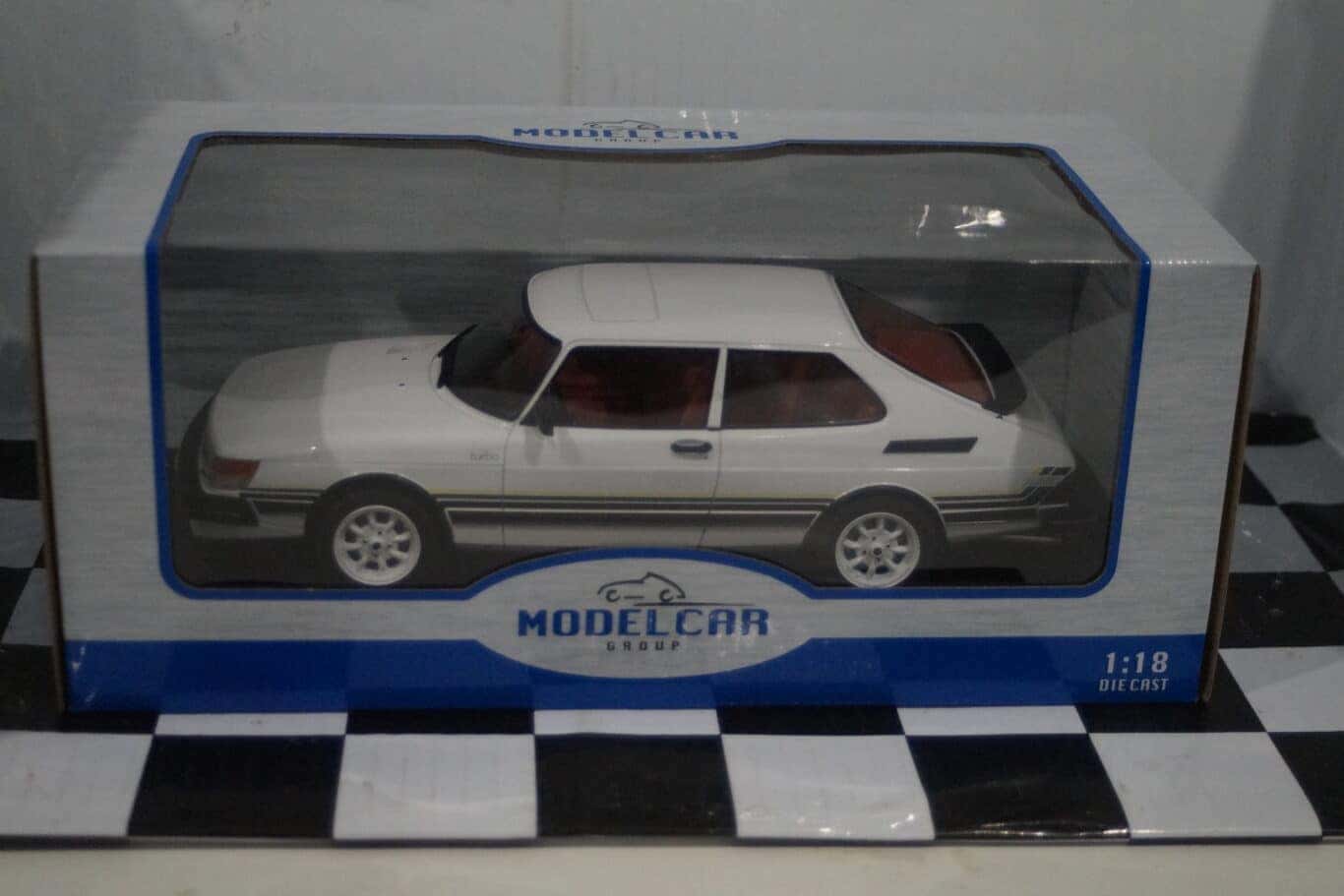 Model car group saab 900 turbo white mcg18339