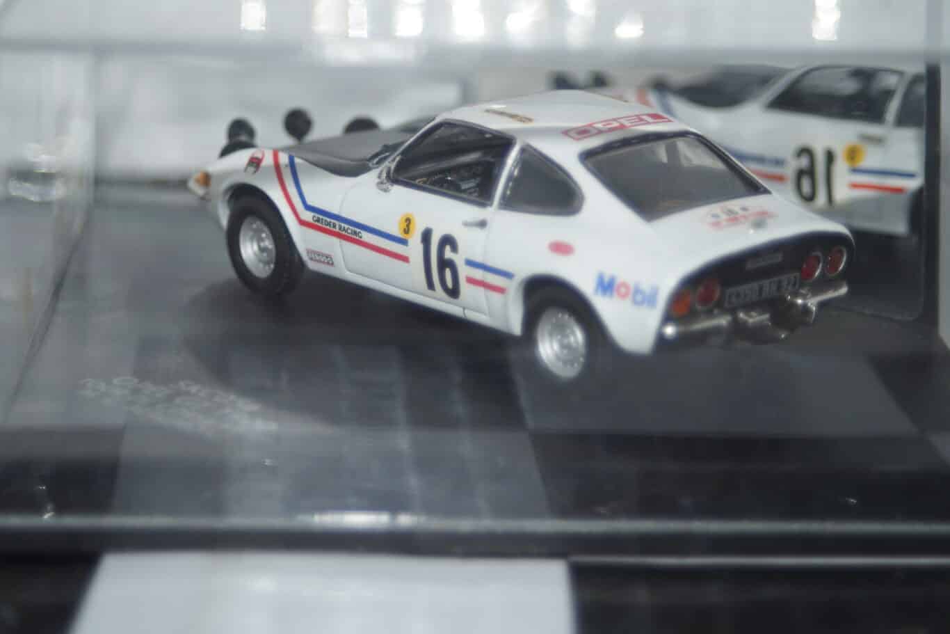 Vitesse / skid opel gt 1900 tour de corse 1970 m.c.beaumont 1:43 skc056