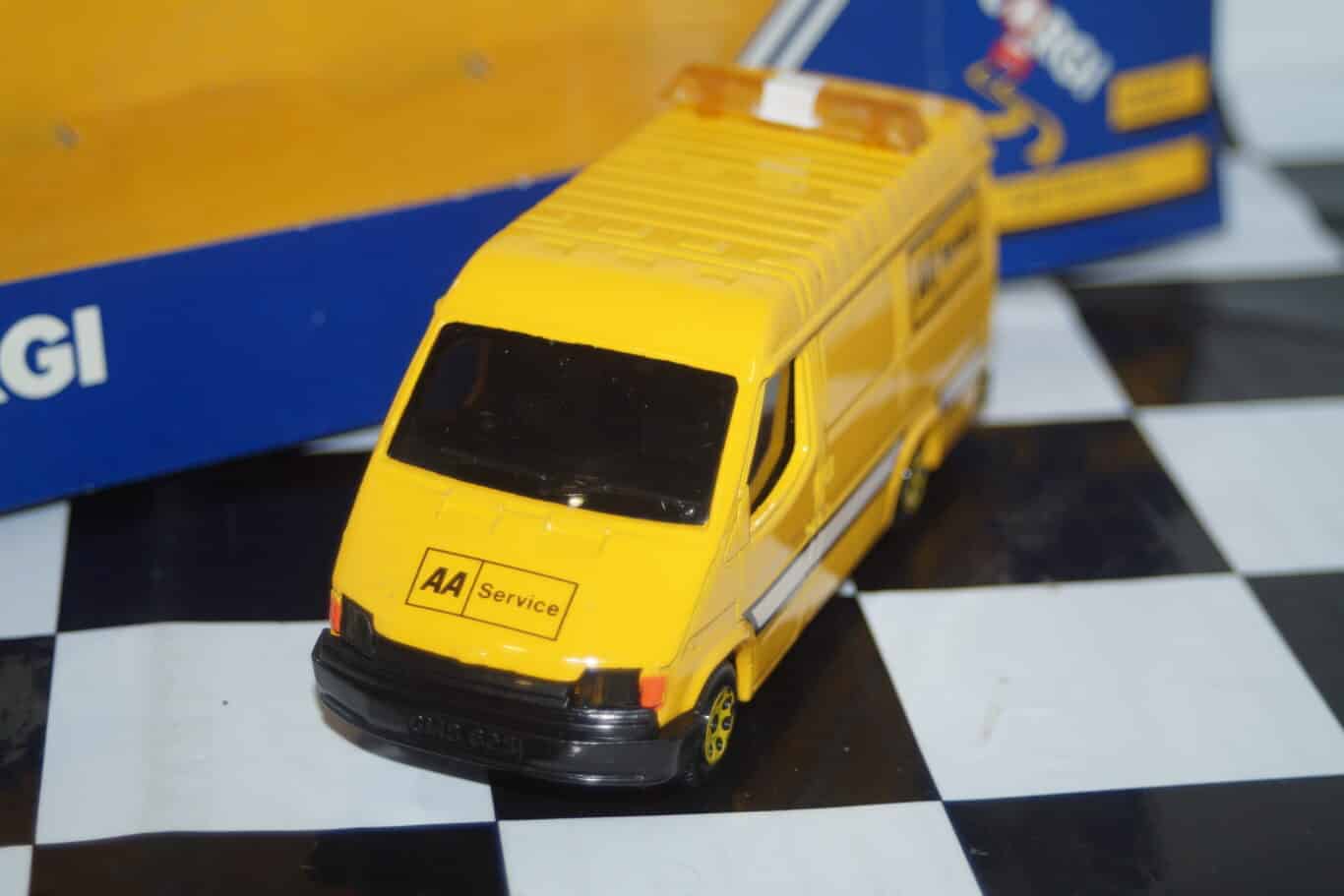Corgi ford transit van aa yellow 1:36th c656/5
