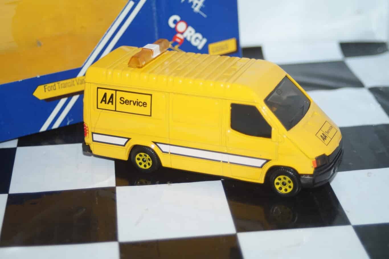 Corgi ford transit van aa yellow 1:36th c656/5