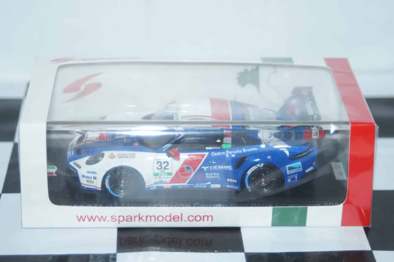 Spark porsche 911 gt3 r rowe racing winner 24h spa 2020 #98 1:43 resin sb370