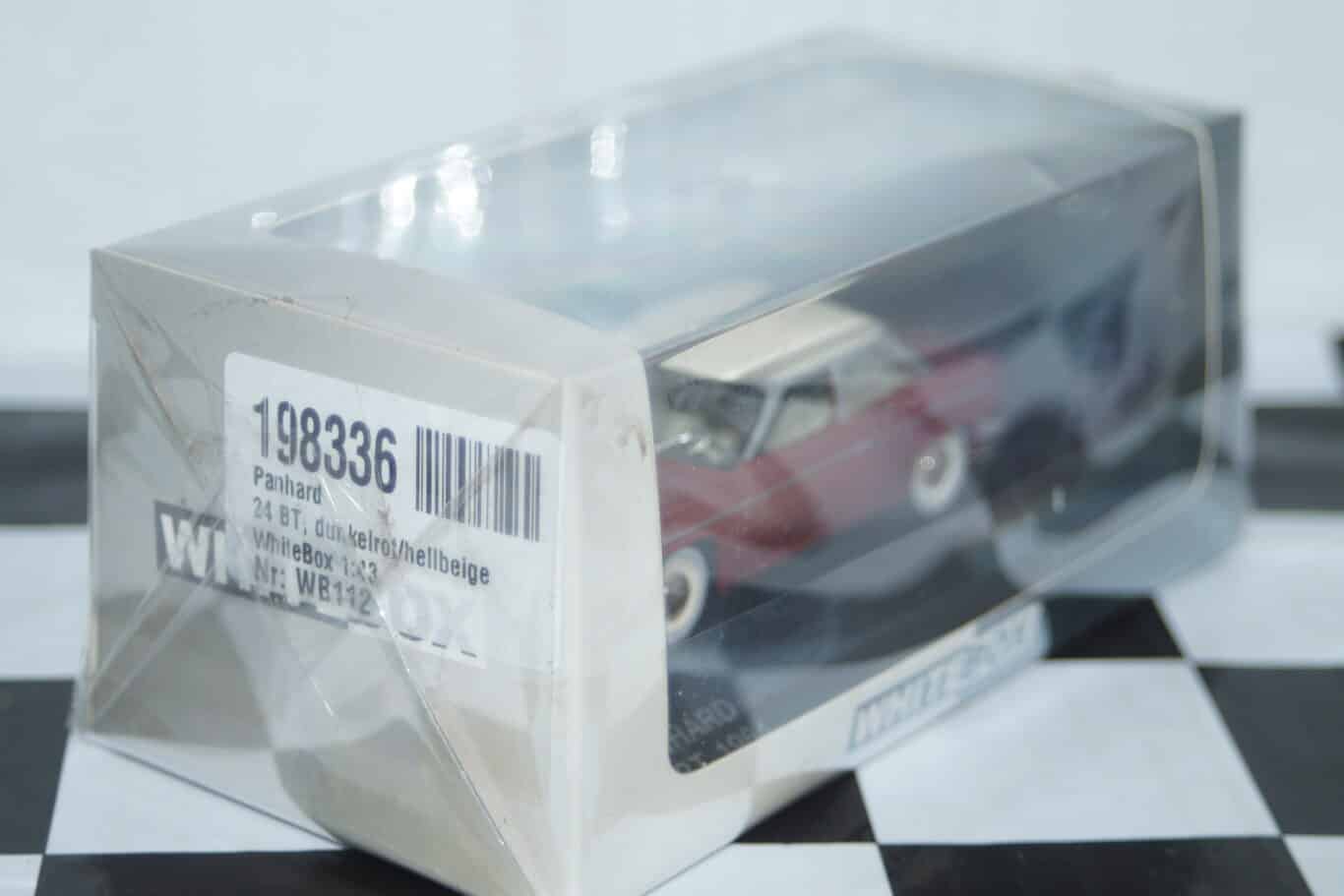 Whitebox aston martin one-77 white 2010 diecast 1/43 scale wb159