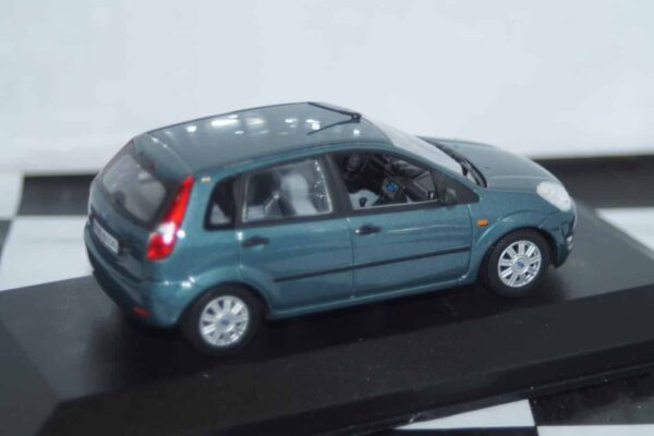 Minichamps ford fiesta green 5 door dealer boxed