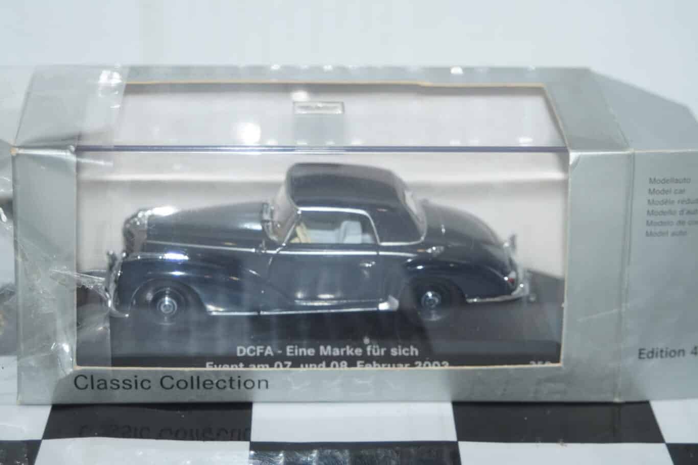 Minichamps mercedes benz 300 s coupe in 1:43 b6 604 0130