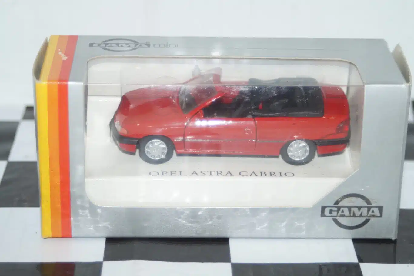 Gama opel vauxhall astra cabrio in blue 51026 in 1:43
