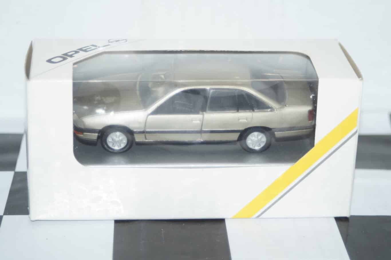 Gama opel vauxhall senator silver in 1:43 scale