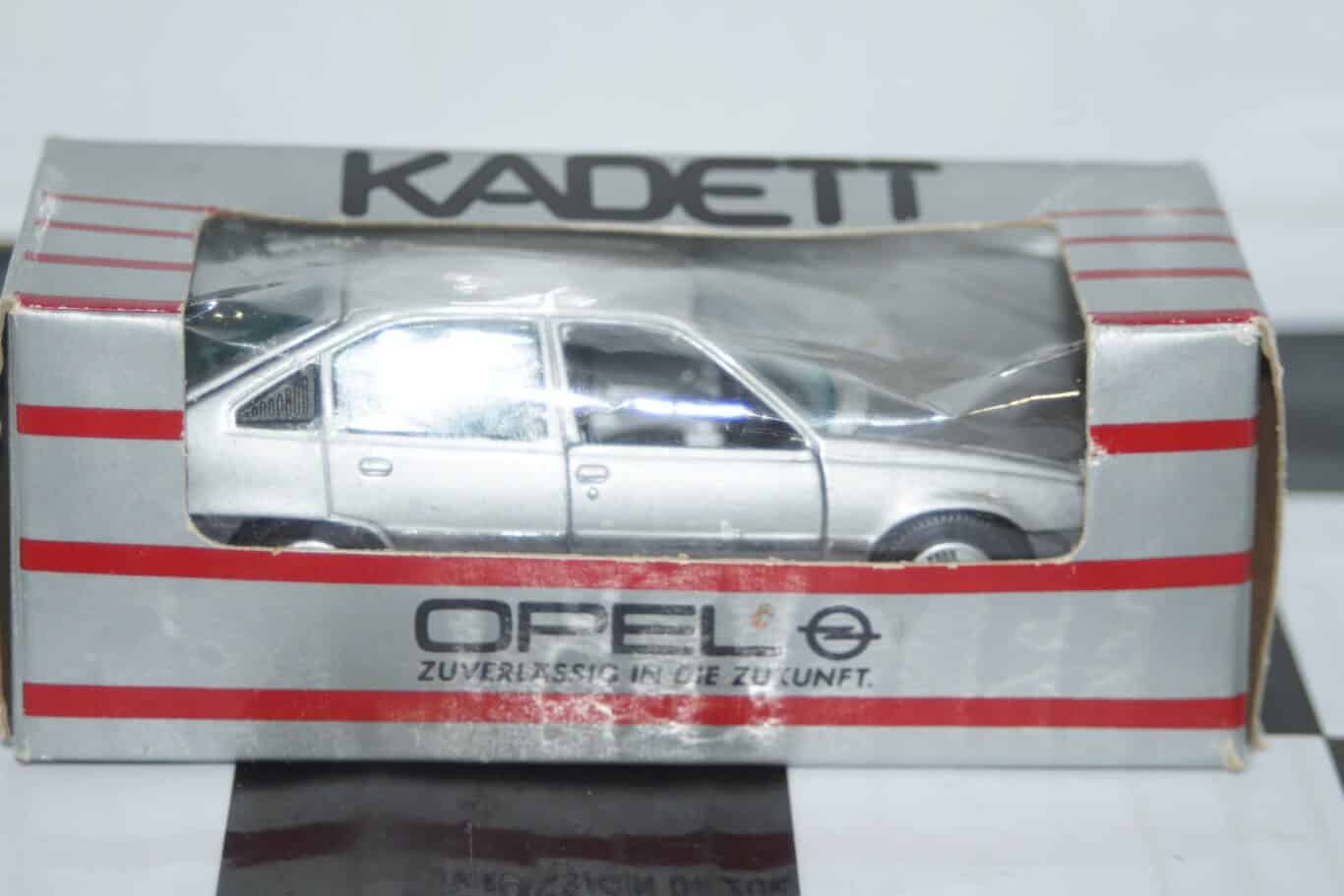 Gama opel vauxhall astra mk2 hatch in silver 1195s in 1:43