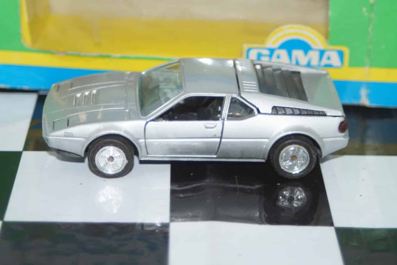 Gama bmw m1 silver 891, green box in 1:43 scale