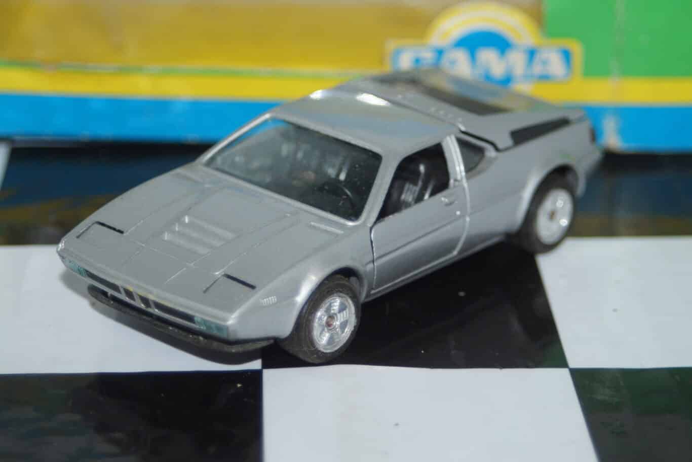 Gama bmw m1 silver 891, green box in 1:43 scale