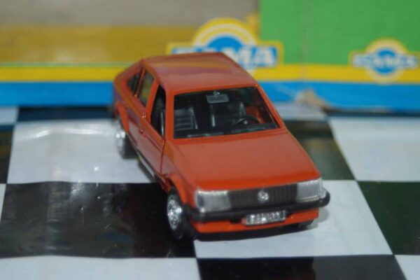 Gama opel vauxhall astra mk3 in maroon 3 door 1001 in 1:43 scale