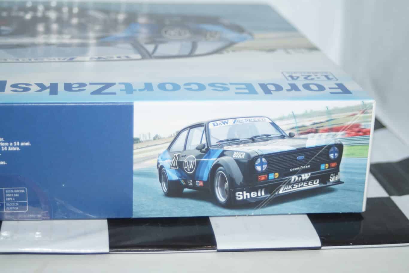 Italeri ford escort rs1800 brands hatch 1979 3664 1:24 model kit